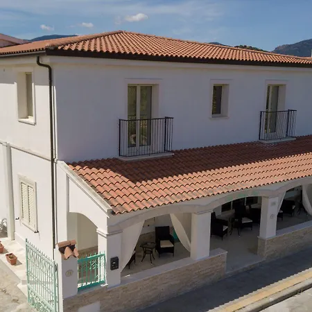 ホテル Alberta プーラ